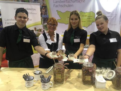 70751977 2462662247148934 1536472254622203904 o